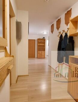 Gepflegte 3-Zimmer-Eigentumswohnung mit Balkon und Garage in Weißenburg - Weißenburg (Bayern)