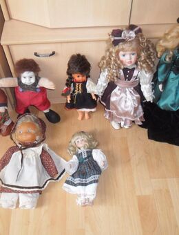 7 Sammlerpuppen mit Kleider versch Modelle - Neunkirchen Zentrum