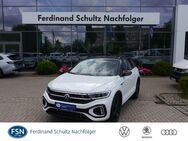 VW T-Roc, 1.5 l TSI R-Line, Jahr 2022 - Rostock