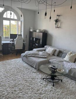 Exklusive Jugendstil 2-3 Zimmer-Stadtwohnung in bester Lage mit Einbauküche - Coburg