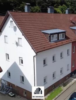 Investieren, einziehen, profitieren – attraktives 3 Mehrfamilienhaus in Bad Urach! - Bad Urach