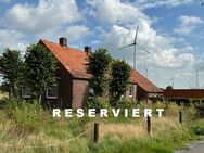 Landhaus mit Stallgebäude und 1.7 ha Ländereien in Großheide - Großheide
