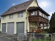 Preisreduzierung! Zweifamilienhaus mit Hochgaragen in Toplage - Hof
