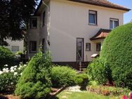 Familienidyll in ruhiger, zentraler Lage mit Doppelcarport, schönem Garten und Terrasse! - Frankfurt (Main)