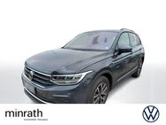 VW Tiguan, 1.5 TSI Life 4xSHZ, Jahr 2021 - Geldern