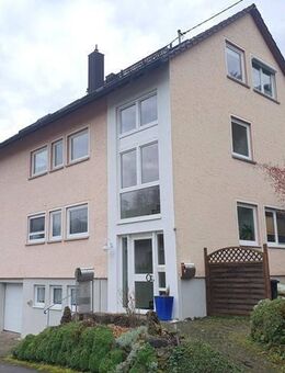 Mehrfamilienhaus mit Garagen und schönem Grundstück in Edelfingen! - Bad Mergentheim