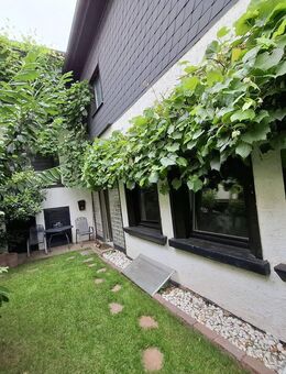 Mehrgenerationenhaus , 11 Zimmer, kleiner Garten, großer Wintergarten, Whirlpool, Sauna, Fitnessraum - Grünstadt