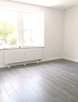 !! sanierte 2-Zimmer-Wohnung mit Balkon und PKW-Stellplatz !! - Chemnitz