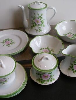 Royal Limoges Le Chambrelain Paris Blumen rosa grün Porzellan handbemalt 10 Teile zus. 89,- - Flensburg