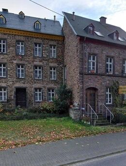 Historisches Ensemble mit Freifläche, in A-Lage an der Mosel in Ernst bei Cochem - Ernst