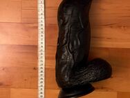 Mr. Cock Realistischer Dildo mit Handsfree und sehr starkem Saugnapf Farbe Schwarz 30 cm Lang - Erding