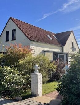 Teilvermietetes Zweifamilienhaus inkl. Baugrundstück in Schwanewede-Beckedorf zu verkaufen - Schwanewede