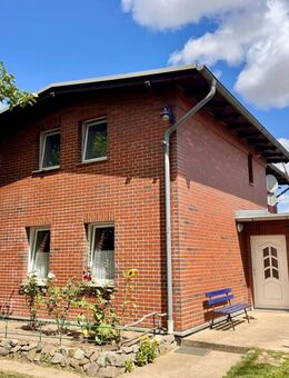 HORN IMMOBILIEN ++ Einfamilienhaus in absoluter Alleinlage, 15 km von Neubrandenburg entfernt - Neuenkirchen (Landkreis Mecklenburgische Seenplatte)
