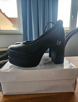 Plateau Pumps - Hamburg