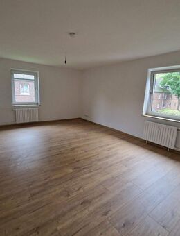 Geräumige und individuell geschnittene 2-Zimmer-Wohnung - Duisburg