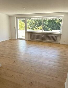 Schöne renovierte Eigentumswohnung mit Balkon u. Garage beim Kurpark in Wilhelmshaven zu verkaufen. - Wilhelmshaven