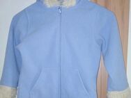 Hellblaue Sweatjacke mit Fell - Gr. 122/128 - C&A - Pirmasens