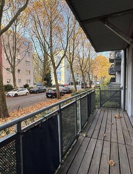 PRAKTISCHE HOCHPARTERRE-WOHNUNG MIT GROSSEM BALKON IM BEGEHRTEN BAYERISCHEN VIERTEL! - Berlin