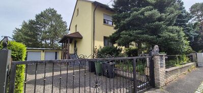 Renovierungsbedürftiges Zweifamilienhaus mit ausgebauten Dachboden, viel Potenzial und großem Grundstück