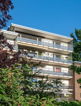 Über den Dächern von Unterbach: Große Dachgeschosswohnung mit 2 Balkonen ab sofort verfügbar - Düsseldorf