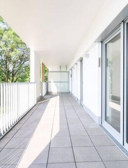 *Erstbezug* *Traumhafter Main-Blick* - Lichtdurchflutete 3-Zi.-Wohnung in bester Lage von FFM! - Frankfurt (Main)