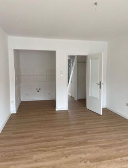 Helle 4-Zimmer-Maisonette Wohnung in Schenefeld - Schenefeld (Landkreis Pinneberg)