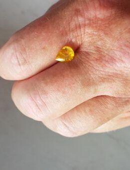 2,13 ct - AUGENREINER CANARY YELLOW SAPHIR , PEAR FAC; CEYLON ; SRI LANKA - Neubrandenburg