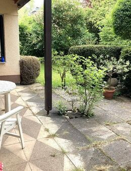 Großzügiges Zweifamilienhaus mit Ziergrundstück und Garage in bevorzugter Wohnlage - Kassel