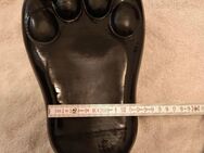 Rubberpaws - schwarze Latex (Hinter)-Pfoten "One Size fits all" - Halle (Saale)