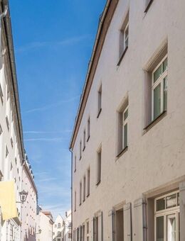 Stilvolle 3-Zimmer-Wohnung mit Loggia und Aufzug im Herzen der Regensburger Altstadt - Regensburg