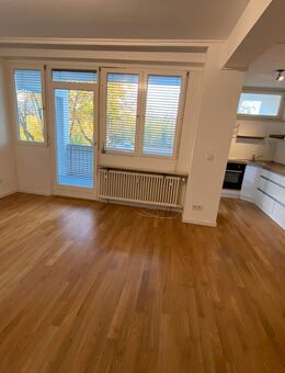 Attraktive 1,5-Zimmerwohnung mit Südloggia, 2 Balkonaustritten und Außenstellplatz in Frankfurt Nied! - Frankfurt (Main)
