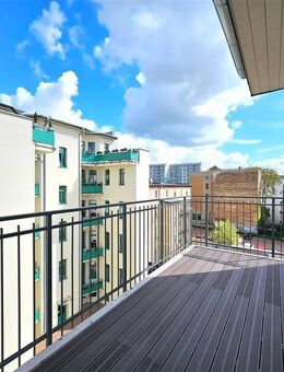 Erstbezug nach Kernsanierung- 4 Zimmerwohnung, Bad mit Wanne und Dusche, Balkon, Fußbodenheizung und Stellplatz - Halle (Saale)