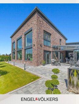 Modernes Industrie Architektenhaus mit Halle - Hage