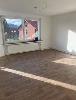 Wunderschön im 2. OG mit modernem Tageslichtbad und Loggia - Langelsheim