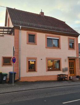 Freistehendes gepflegtes Zweifamilienhaus in Illingen - laufend modernisiert und sofort bezugsbereit - Illingen (Saarland)