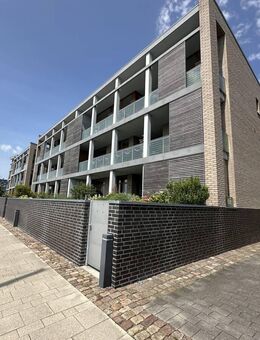 Bremerhaven - Geestemünde // Hochwertige 4,5 Zimmer mit Garten und Blick auf den Yachthafen - Bremerhaven