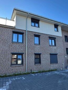 Vermietete Neubau - 2 - Zimmer-Wohnung (KfW 40) mit Dachterrasse und PKW-Stellplatz in Uetersen - Uetersen
