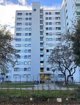 Helles 1-Zimmer-Appartement mit großem Balkon in Neuperlach - München