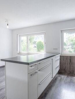 Flexibel verfügbar! 4-Zimmer-Wohnung mit Balkon und Kfz-Außenstellplatz - Weingarten