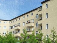 3-Raum-Wohnung im sanierten Altbau mit Balkon und Dusche! - Gera