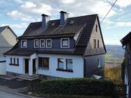 Wohnen mit Fernblick in außergewöhnlicher Lage von Bad Berleburg-Schwarzenau "Im Hüttental" - Bad Berleburg