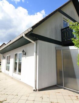 Leben, wo andere Urlaub machen - charmantes Einfamilienhaus mit Nebengelass, Werkstatt und Pool! - Gramzow