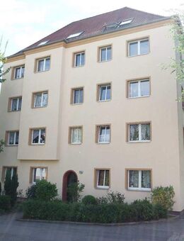 Eutritzsch - sonnige 3-Raum-Wohnung in ruhiger Lage mit Loggia und Tageslichtbad mit Wanne - Leipzig
