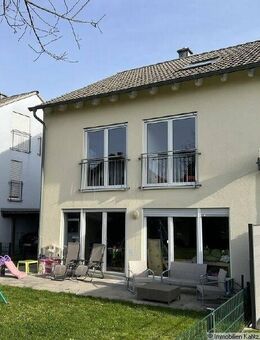 Doppelhaushälfte mit großem Platzangebot in Rodenbach - Rodenbach (Rheinland-Pfalz)