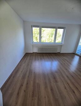 Helles 4-Zimmer-Apartment mit Balkon in Duisburg - Duisburg