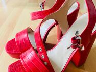 High Heels getragen Schlangenmuster rot/pink - Dresden