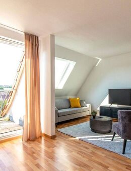 Wunderschöne kompl. neuwertig möblierte Wohnung mit Balkon - Zwickau