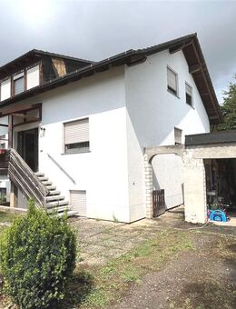 EUPORA® Immobilien: Wohnhaus mit Garten, Pool und Garagen in Alzey - Weinheim. - Alzey