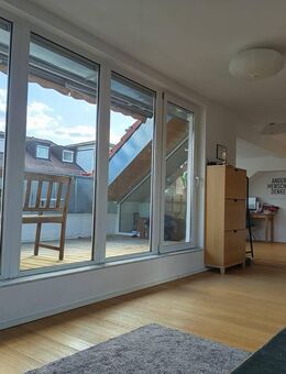 Tolle 5 Zimmer Dachgeschosswohnung in der Nürnberger Südstadt - Nürnberg