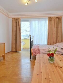 Möblierte 1-Zimmer Wohnung mit Balkon und Internet in Wiesbaden-Bierstadt - Wiesbaden